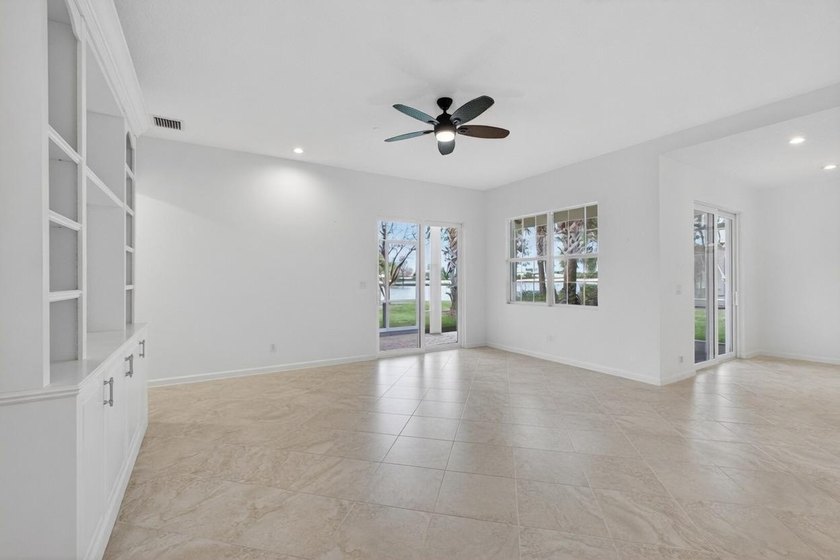 Experience elevated living with a FULL GOLF Membership available - photo 5
