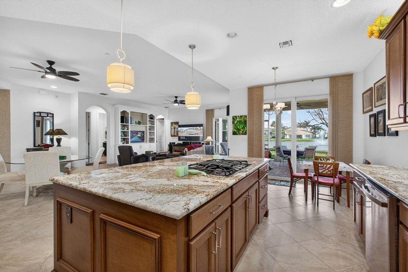 Experience elevated living with a FULL GOLF Membership available - photo 7