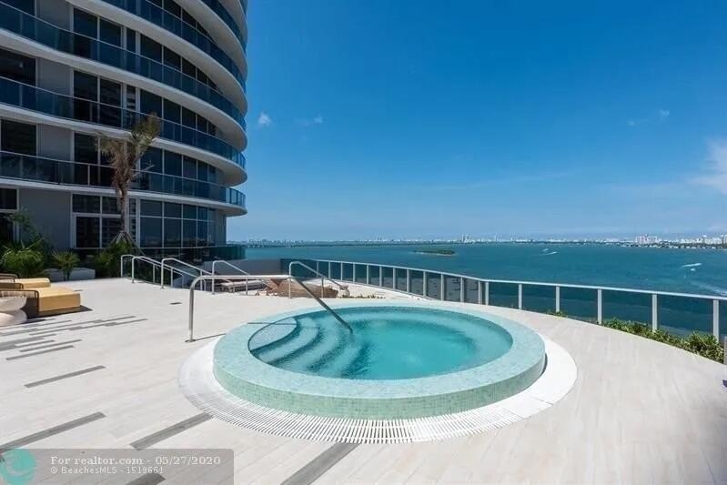 Stunning 1BD/1BA residence at Aria on the Bay in prime Edgewater - photo 10