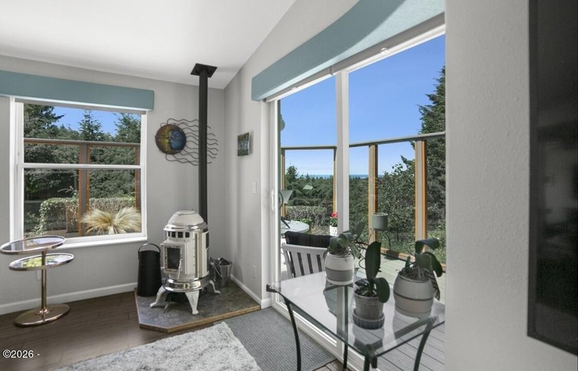 Stunning manufactured home WITH OCEAN VIEWS in a lovely - photo 11