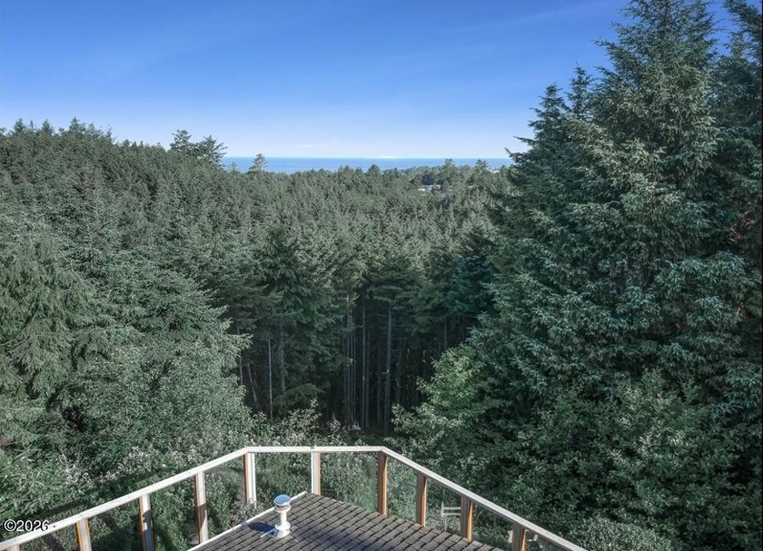 Stunning manufactured home WITH OCEAN VIEWS in a lovely - photo 14