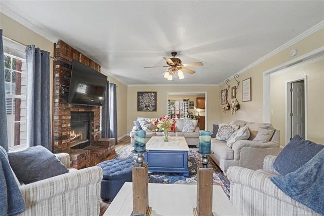 Beautiful 5-bedroom, 3.5-bath home offering space, flexibility - photo 4