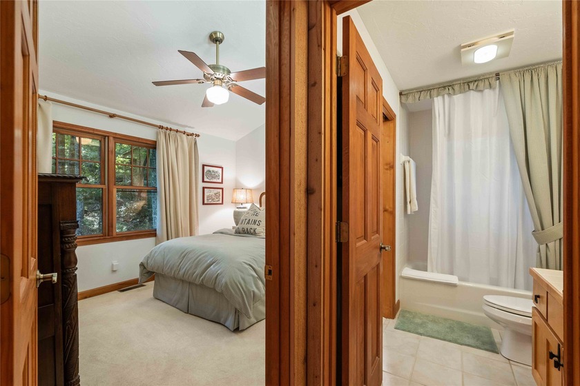 Welcome to this stunning mountain retreat with expansive views - photo 15