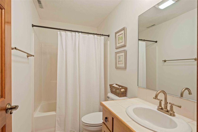 Welcome to this stunning mountain retreat with expansive views - photo 19