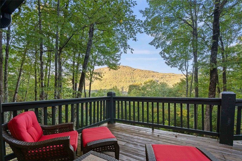 Welcome to this stunning mountain retreat with expansive views - photo 25