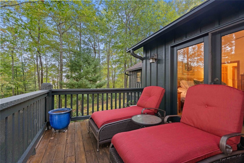 Welcome to this stunning mountain retreat with expansive views - photo 29
