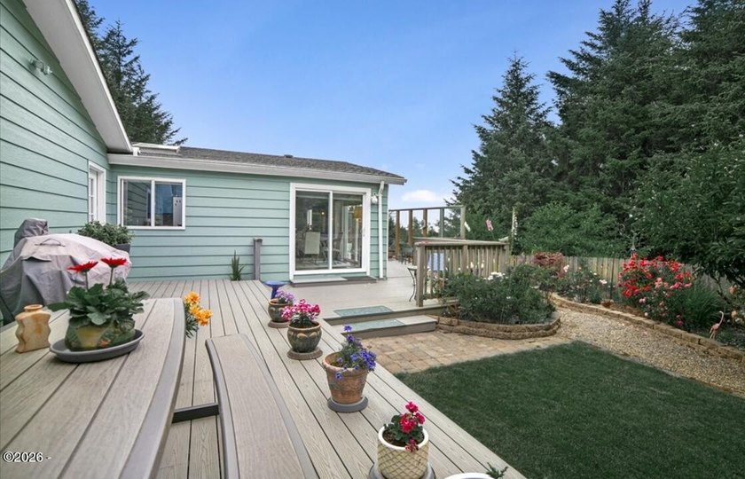 Stunning manufactured home WITH OCEAN VIEWS in a lovely - photo 31