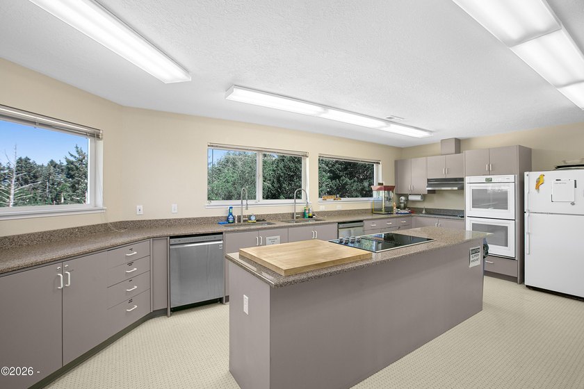 Stunning manufactured home WITH OCEAN VIEWS in a lovely - photo 42