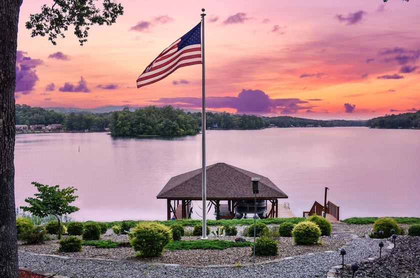 Beautiful 4 bedroom, 3 bath lakefront home on Lake Cortez - photo 3