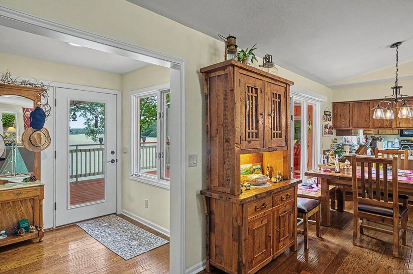 Beautiful 4 bedroom, 3 bath lakefront home on Lake Cortez - photo 8