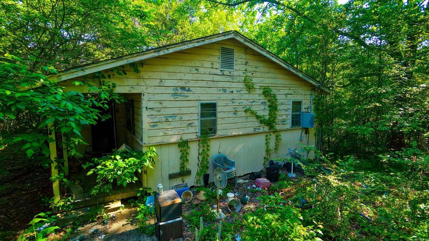 ATTENTION BUYERS &amp; BUILDERS IN THE SHERIDAN AREA! Uncover the - photo 2
