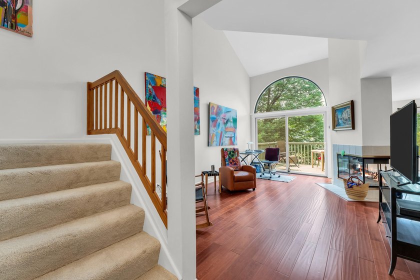 Golf Course View! Beautifully updated three-level Kensington - photo 11