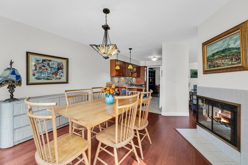 Golf Course View! Beautifully updated three-level Kensington - photo 15