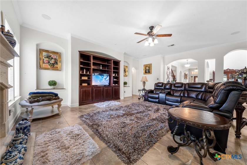Craftsman inspired 2 story home on a corner lot with mature - photo 3