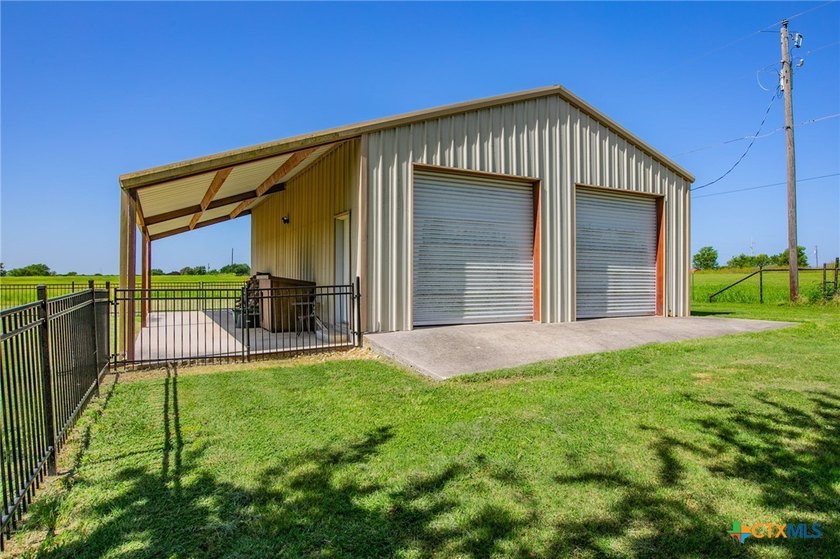 Have you been waiting for a house on a few acres close to town? - photo 3