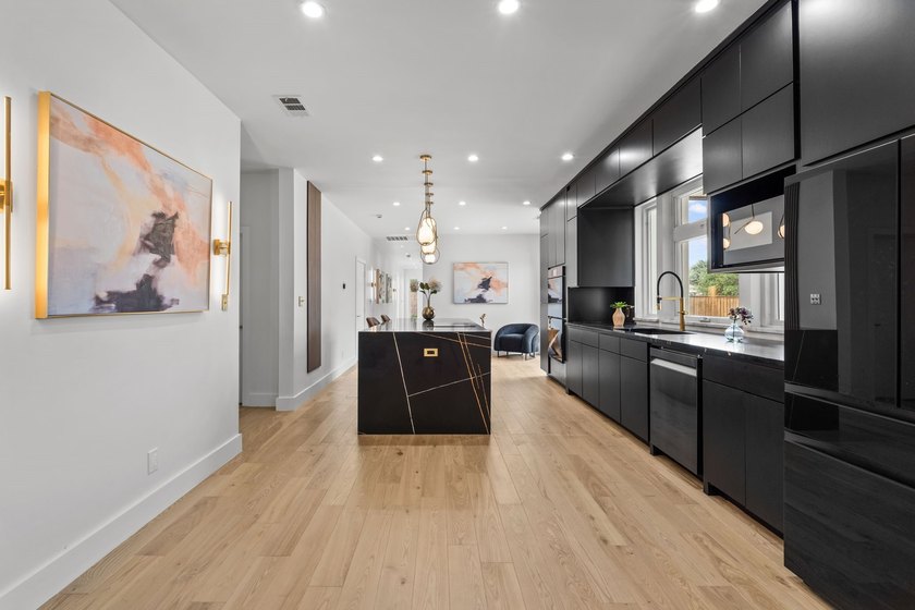 PREPARE TO BE AWED. Contemporary Bauhaus Designed One-Story - photo 12