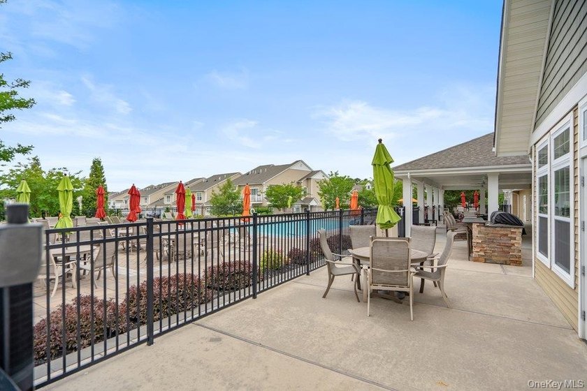 The Vineyards at Blue Point - a desirable 55+ Gated Community - photo 34