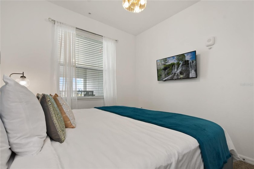 *BACK ON THE MARKET DUE TO BUYER FINANCING FALLING THROUGH* - photo 22