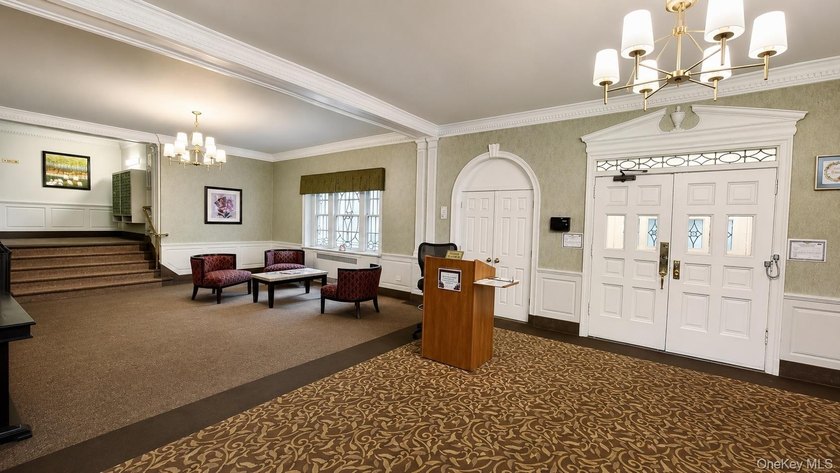 Welcome to this bright and spacious 1-bedroom, 1-bath - photo 5