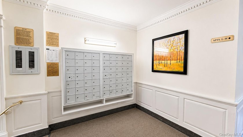 Welcome to this bright and spacious 1-bedroom, 1-bath - photo 8