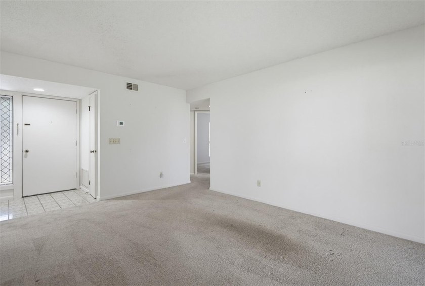 This 2 bedroom, 2 bathroom first floor condo is conveniently - photo 5