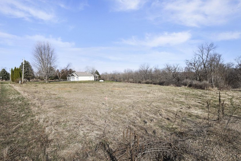 Build your dream getaway on this beautiful 1+ acre lot with - photo 8