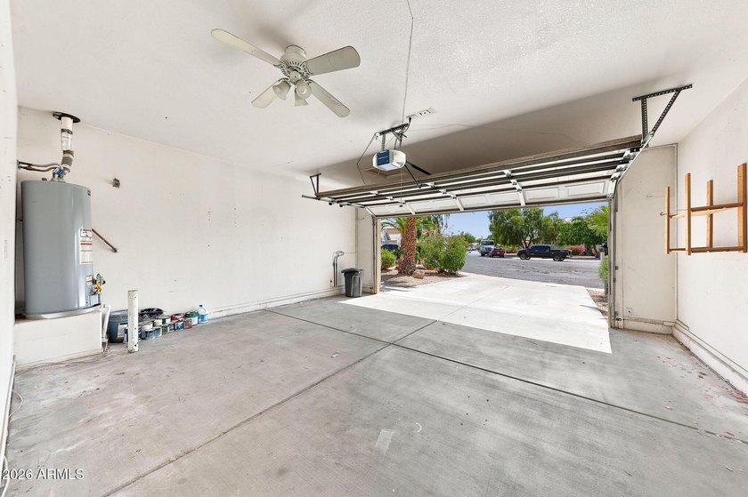 Lake views in the desert? Yes, and you'll want to see them in - photo 32