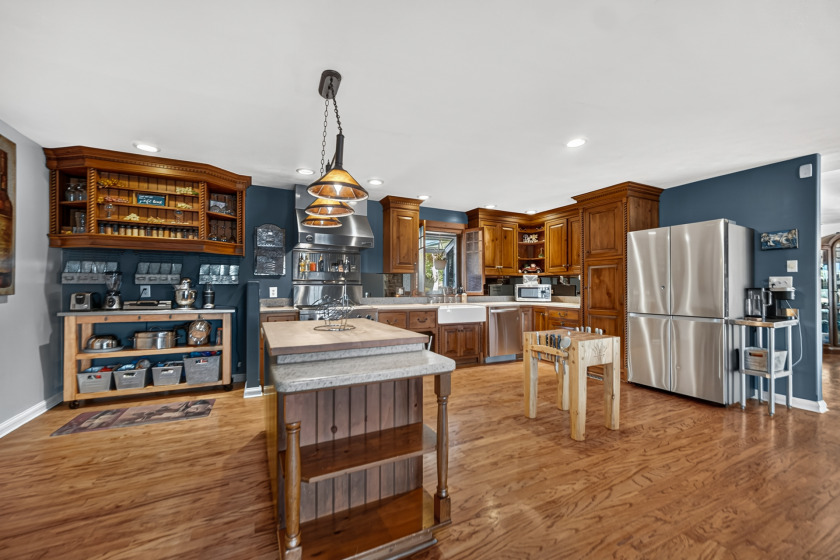 Panoramic views of Pretty Lake! - photo 21