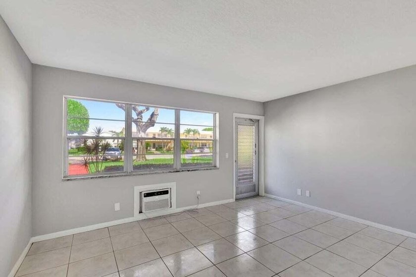 Beautifully remodeled ground floor unit in a gated 55 + - photo 7