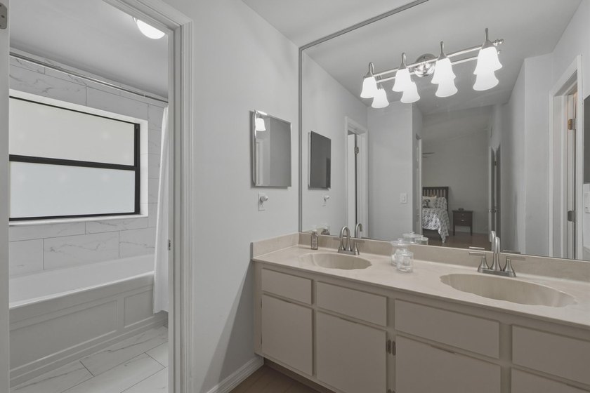 Welcome Home to your Immaculate Waterfront Corner Townhouse - photo 18