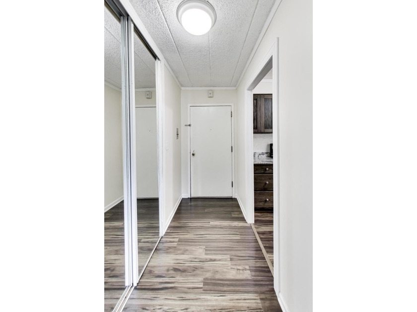 This beautifully updated 1-bedroom, 1-bath condo in - photo 2