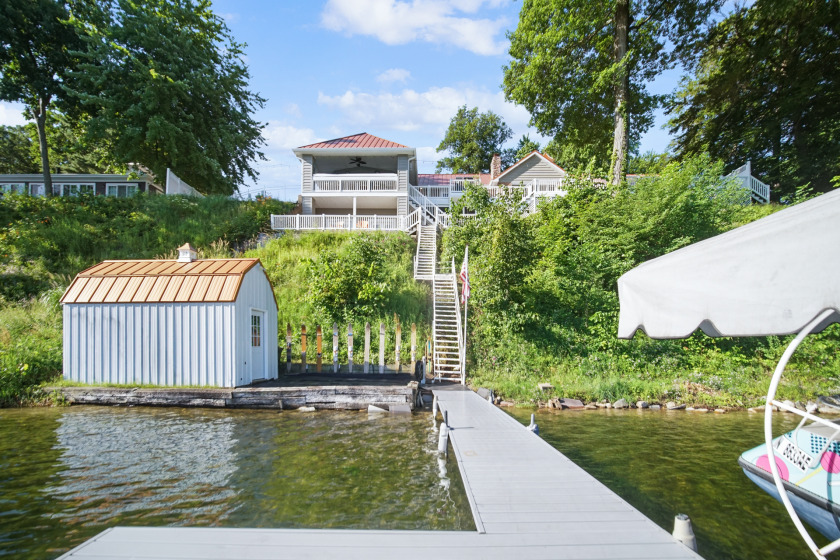 Panoramic views of Pretty Lake! - photo 9
