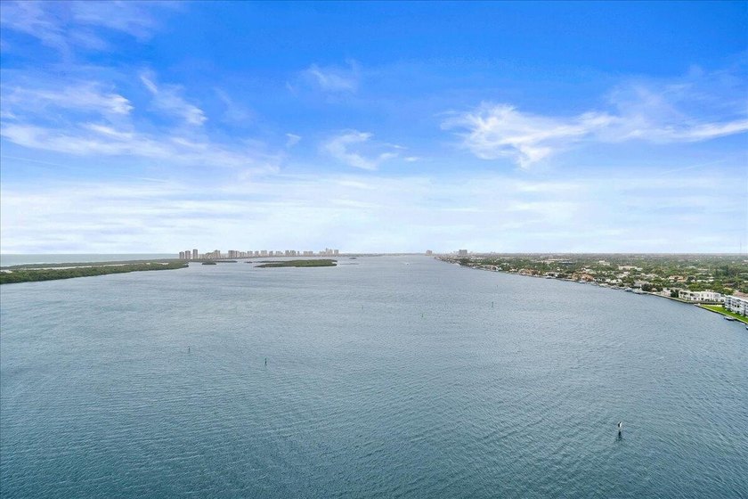 INTRODUCING 1955 - LAKE POINT TOWER.... RARELY OFFERED 55 STACK - photo 36