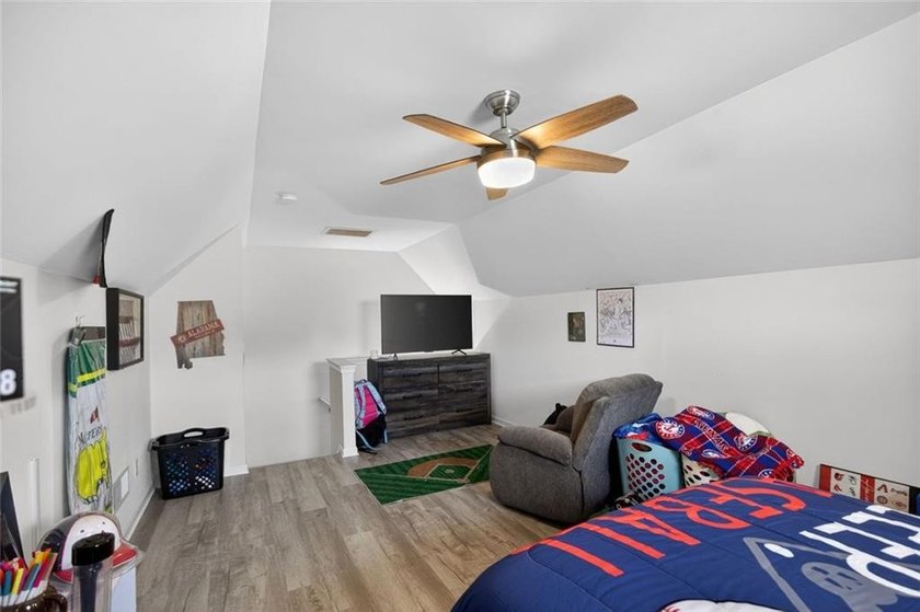 MOTIVATED SELLER!! Welcome to this beautifully crafted custom - photo 29