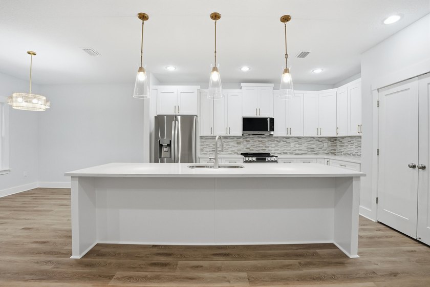 $10,000 Anyway Money! 2-10 Builder Warranty! 1 Year Termite - photo 34