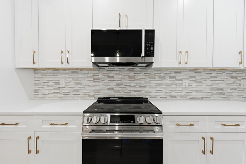 $10,000 Anyway Money! 2-10 Builder Warranty! 1 Year Termite - photo 40