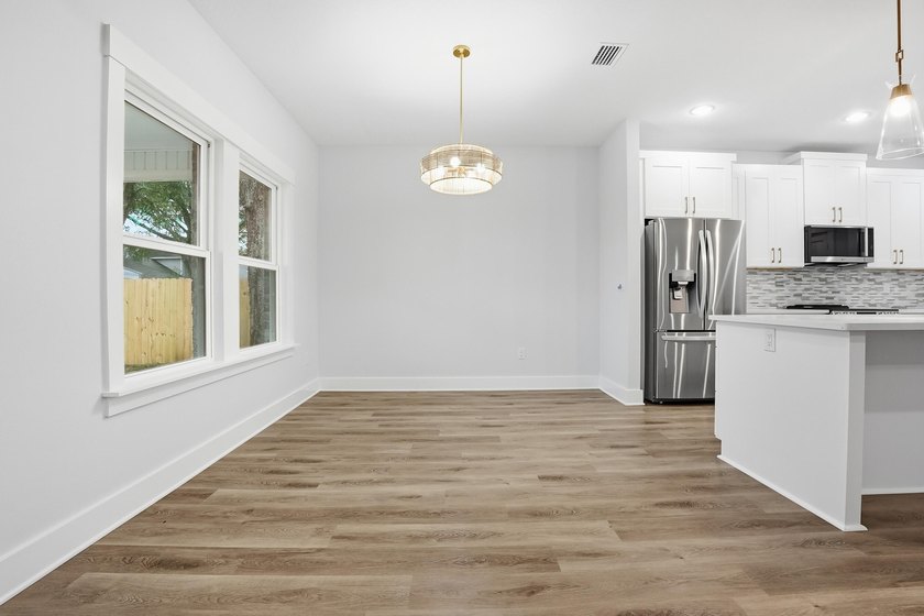 $10,000 Anyway Money! 2-10 Builder Warranty! 1 Year Termite - photo 42