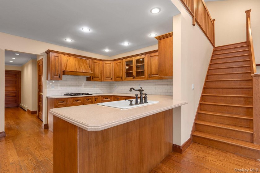 An Amazing 5 Bed, 3 Bath Farm Ranch With Open Floor Plan In The - photo 7