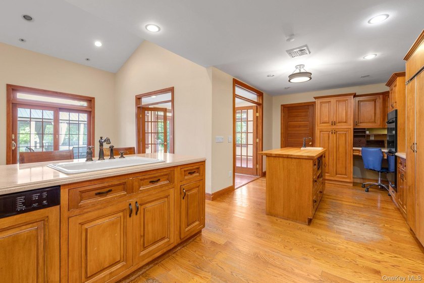 An Amazing 5 Bed, 3 Bath Farm Ranch With Open Floor Plan In The - photo 9