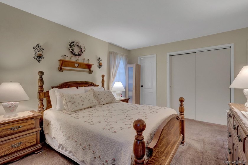 This solid 1988 built three-bedroom, two-bathroom ranch offers 1 - photo 12
