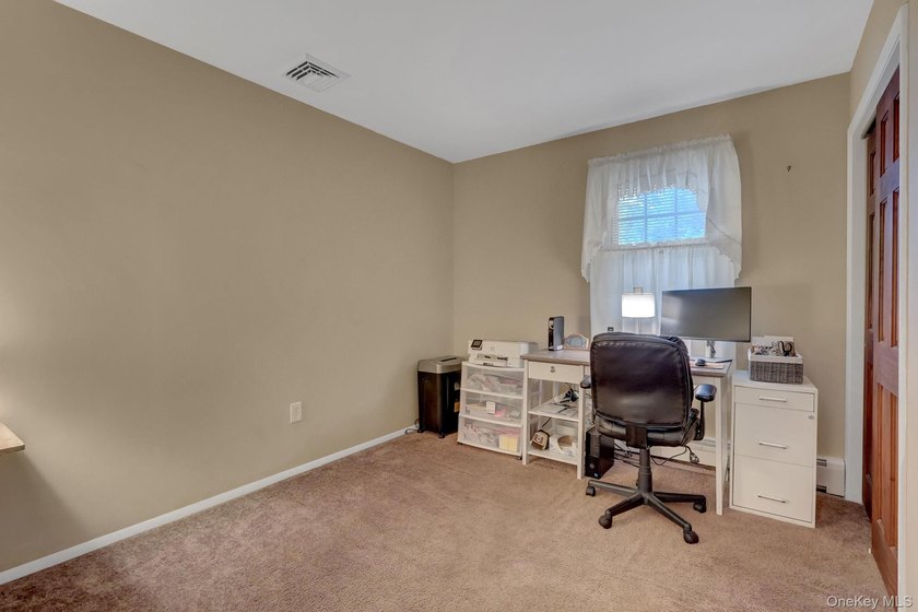This solid 1988 built three-bedroom, two-bathroom ranch offers 1 - photo 14