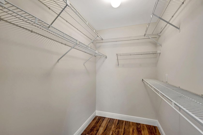 Darling upgraded open-floor plan 2B 2B plus Florida Room condo - photo 21