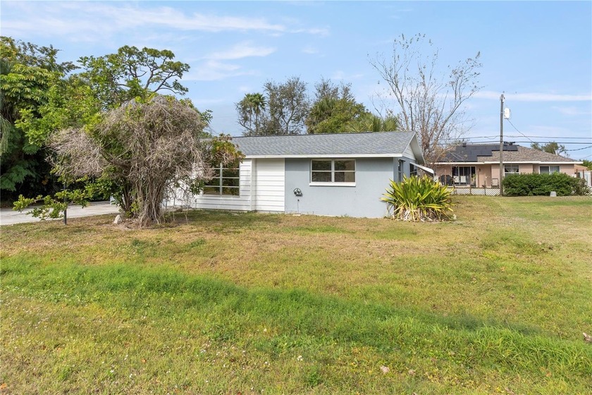 Looking for the perfect beach bungalow? This is it. Location - photo 4