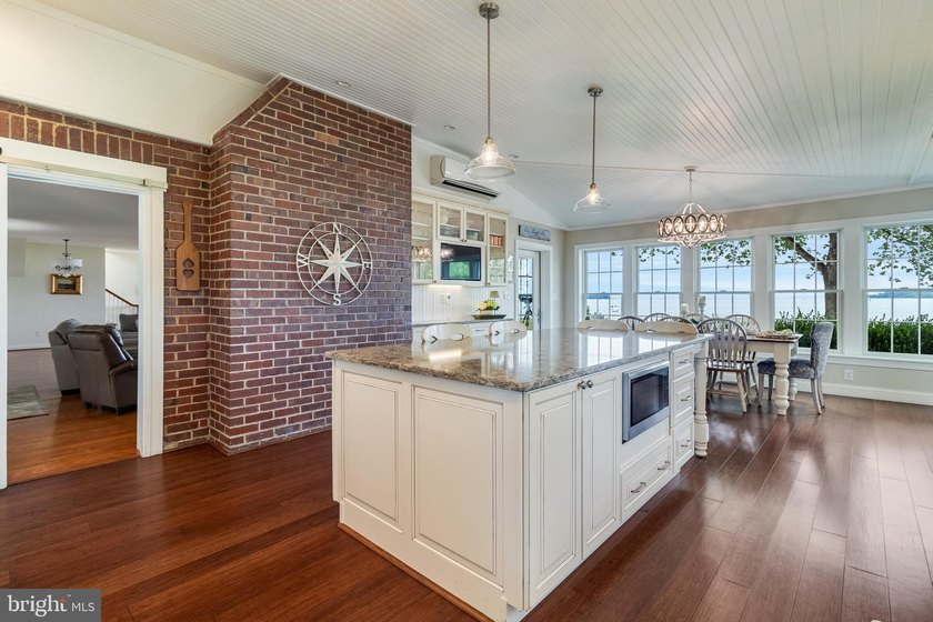 Welcome to an extraordinary waterfront experience in the - photo 14