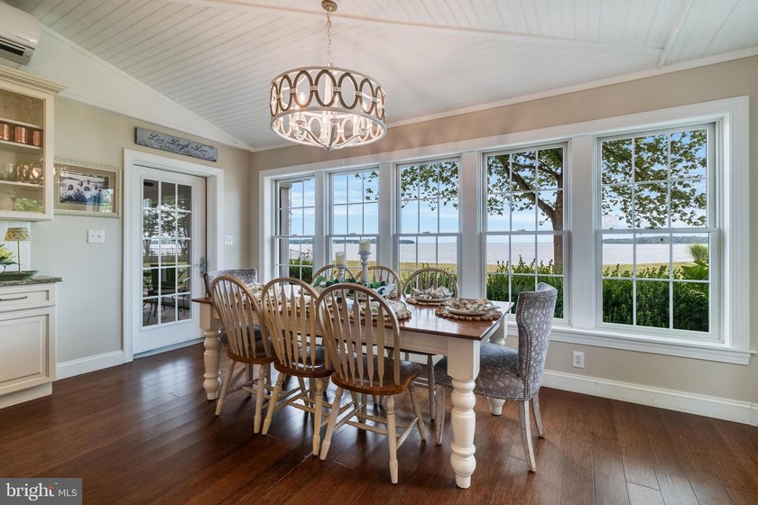 Welcome to an extraordinary waterfront experience in the - photo 15