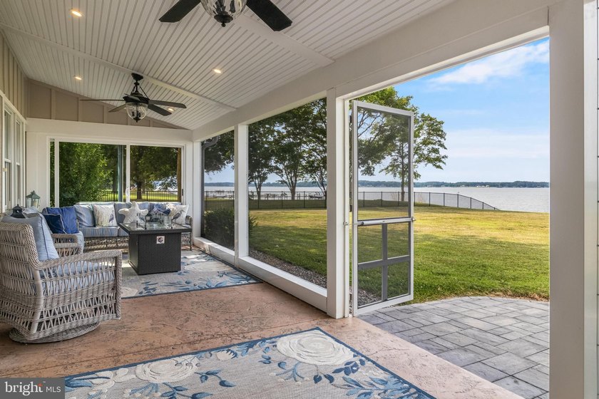 Welcome to an extraordinary waterfront experience in the - photo 17