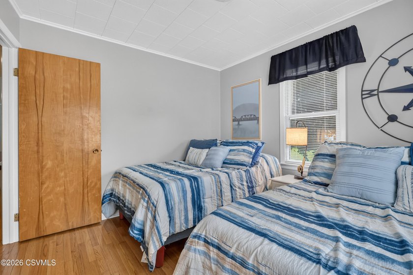 Perfectly remodeled, perfectly maintained, perfect location - photo 18