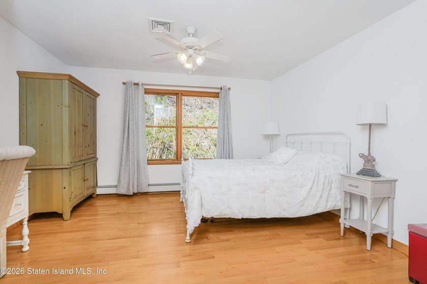 Welcome to 437 Lighthouse Ave! Exceptional custom-built luxury - photo 18