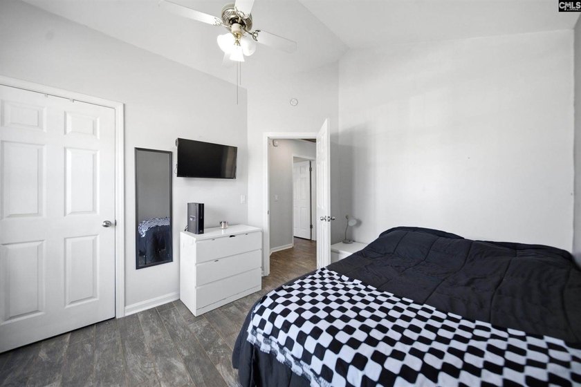 Tucked away in the sought-after Parkhurst section of Whiteford - photo 20