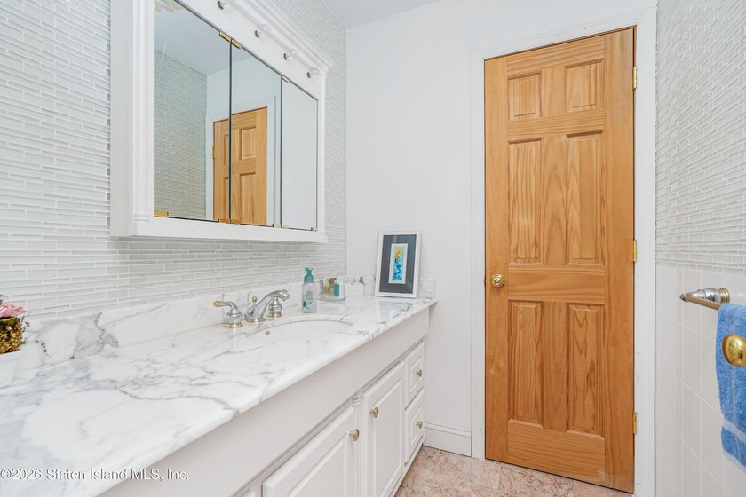 Welcome to 437 Lighthouse Ave! Exceptional custom-built luxury - photo 20